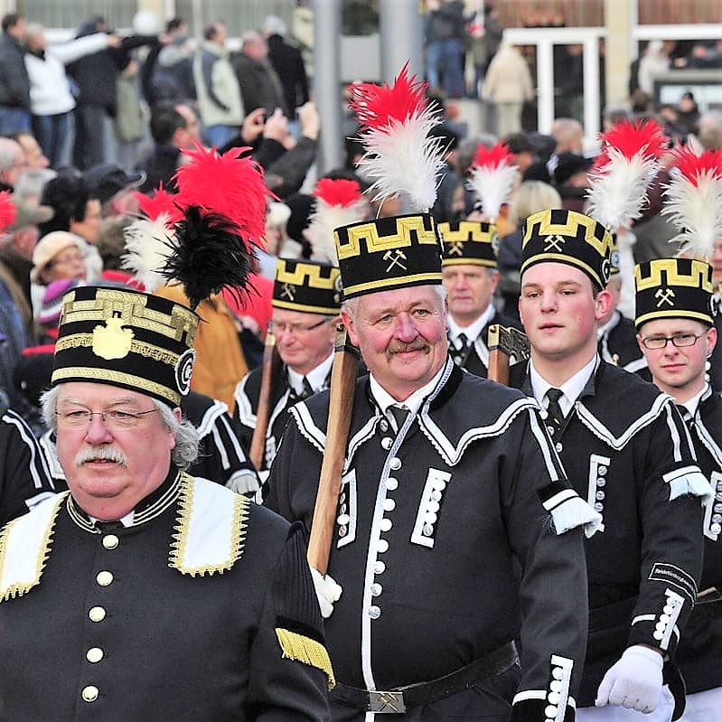 Saksen-Ertsgebergte-bergparade-Annaberg-rondreizen.nl