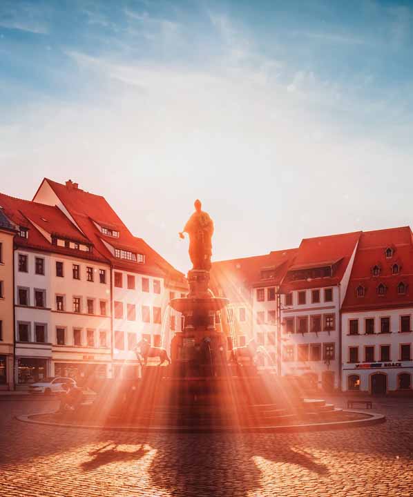 freiberg-plein-standbeeld-rondreizen.nl