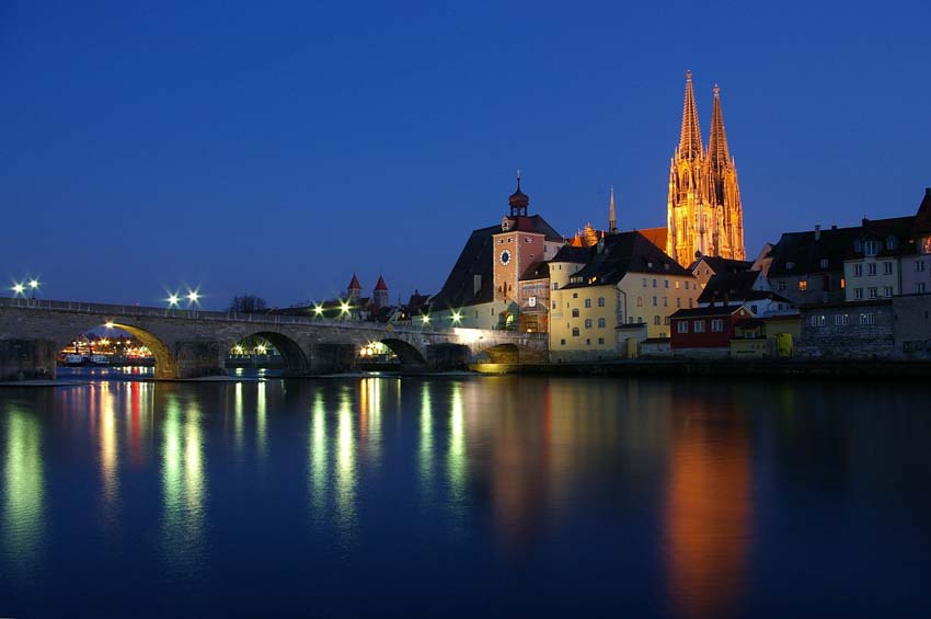Unesco-Regensburg-kathedraal-brug-Rondreizen.nl
