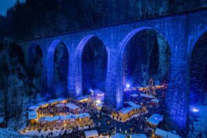 Kerstmarkt in de Ravannaschlucht.